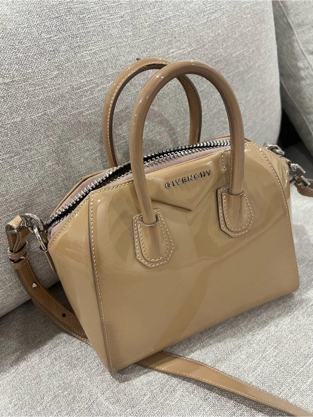 Givenchy Antigona Mini Patent Leather Bag - Picture 8 of 13